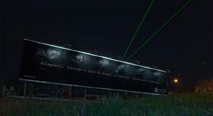 allegretto laser 2 300x163 Des billboards imitent une opération chirurgicale au laser