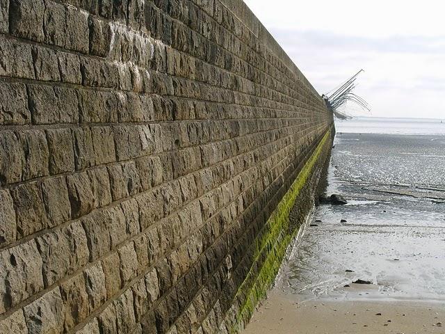 ici aussi on fait le mur...