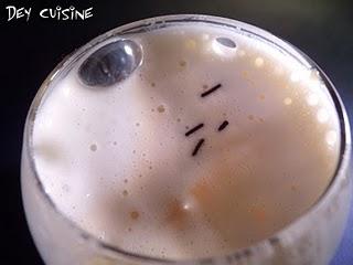 Nuage de lait vanillé sur lit d'ananas