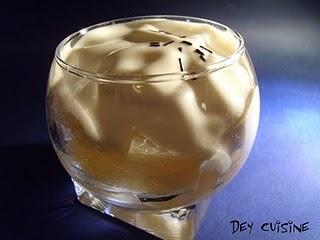 Nuage de lait vanillé sur lit d'ananas