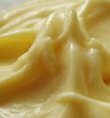 Remplacez l'huile par du fromage blanc à 0¨% de matière grasse. 