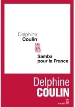 Delphine Coulin reçoit le prix Landerneau