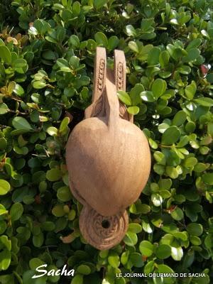 Cuillères de mariage en bois ...