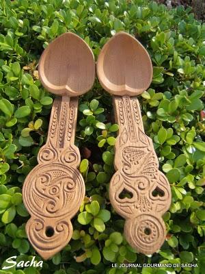 Cuillères de mariage en bois ...