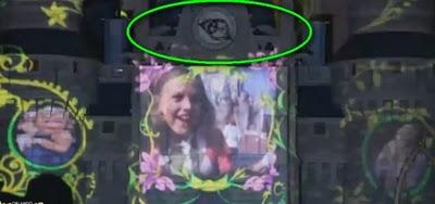 Haute projection « Illuminographique » sur le Chateau de Disney | Vidéos