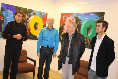 Valberg (06) - Moya sinvite dans la station et expose son abécédaire