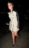 Emma Watson et son Trench Burberry, du fait surmesure pour elle !