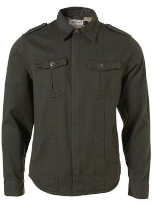 Le militaire d’actualité ce printemps/été pour TOPMAN