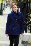 Emma Watson faisant du lèche vitrine à Knightsbridge. Emma Watson faisant du lèche vitrine à Knightsbridge.