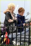 Emma Watson faisant du lèche vitrine à Knightsbridge. Emma Watson faisant du lèche vitrine à Knightsbridge.
