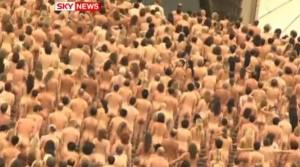 Australie: 5.000 personnes posent nues devant l’opéra