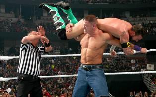 John Cena s'incline face au leader des New Nexus lors du Raw du 14 février 2011