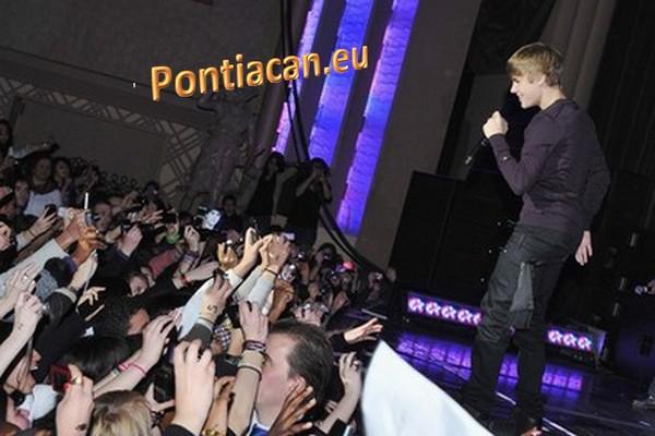 Justin Bieber : Rayonne à Paris ! (Vidéo)