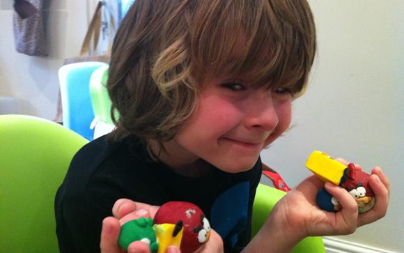 Jouer à Angry Bird avec son gâteau