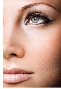 Les bars à sourcils sont très tendances et se répandent rapidement en France !