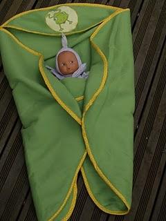 Frikadel featuring Aya