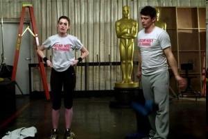 soirée oscar1 Les Oscars 2011 en video#1 – James Franco & Anne Hathaway