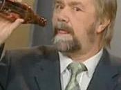 finlandais rigolent avec bière.