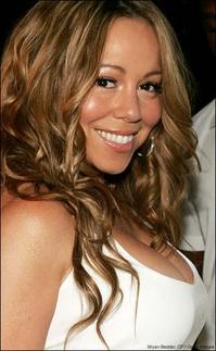 Mariah Carey empoche 1millions de dollars pour chanter devant Kadhafi