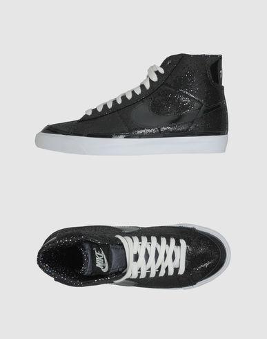 JE SUIS QUELQU'UN DE RAISONNABLE.