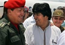 Hugo Chavez apporte son soutien à Kadhafi