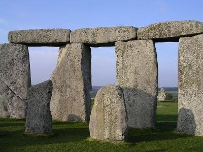 De nouvelles découvertes apportent un nouvel éclairage sur les origines des pierres bleues de Stonehenge