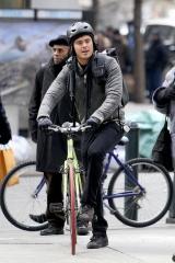 n y eve 15 efron bike.jpg