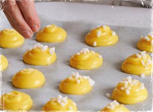 chouquettes avec sucre en grain