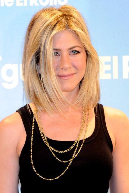 Ce que j'ai aimé sur la blogo ces derniers temps http://babillages.net/wp-content/uploads/2011/02/022-jennifer_aniston_new_bob_haircut_bd.jpg