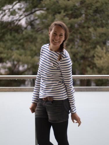 short en jean noir, zara, mariniere, petit bateau, derbies