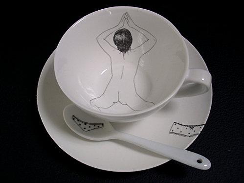 nude-tea-set-by-esther-horchner-04