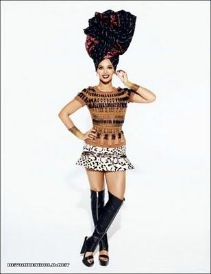 + de pics de Beyoncé dans l'Officiel magazine (mars 2011)