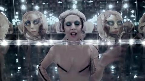 Lady Gaga et son nouveau clip ''Born This Way'' ... 4 photos et la vidéo