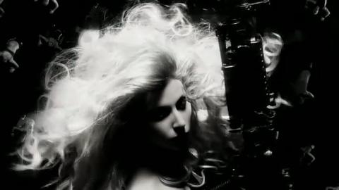 Lady Gaga et son nouveau clip ''Born This Way'' ... 4 photos et la vidéo