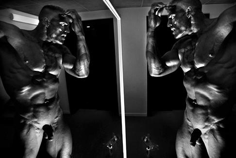 joachim ladefoged,corps musclés,musclor,corps d'homme,musculature,biceps,le shaker de cyril,mirror