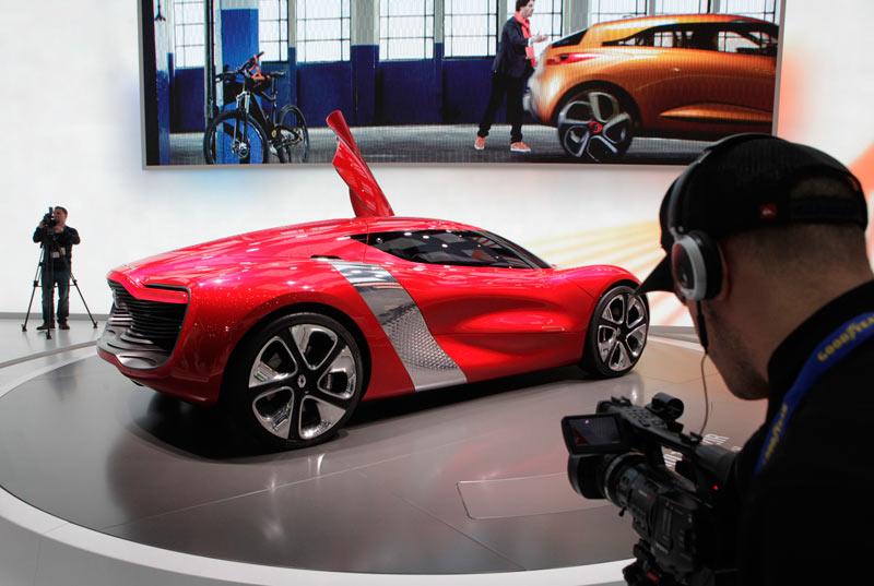 Le 81ème Salon International de l’Automobile a ouvert ses portes aux médias, mardi 1er mars, dans l’enceinte du Palexpo de Genève et a dévoilé en avant-première les nouveautés de cette année.