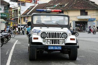 La police vietnamienne de Dalat (c) Fabrice Romea