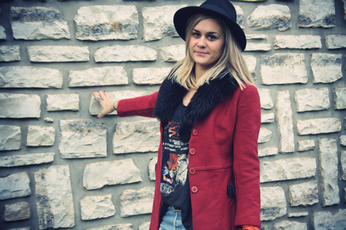 Image and video hosting by TinyPic