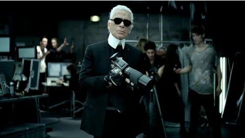 Karl Lagerfeld et Baptiste Giabiconi ... ensemble dans la nouvelle pub Volkswagen (vidéo)