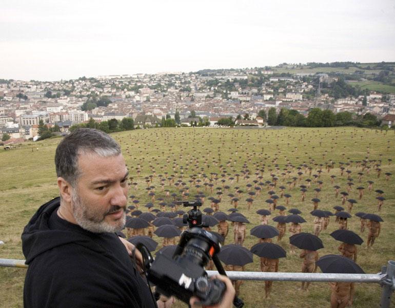 Documentary photograph of Spencer  Tunick's Installation  by Heidy  Elainne
