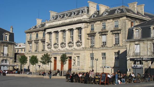 http://static.mcetv.fr/img/2011/03/Universite_Bordeaux_2-Victoire.jpg