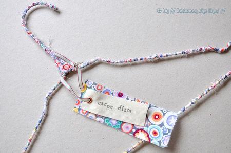 Chic les tutos de cintres ! Cintre_fil_de_fer_tissus_fleuri