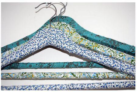 Chic les tutos de cintres ! Cintres_en_bois_tissus