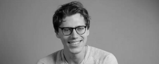 Un clip simple mais qui donne le sourire pour le titre Serotonin, issu du dernier album des Mystery Jets.