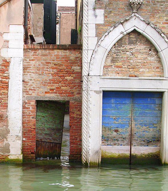 IL EST TEMPS DE TOURNER LA PAGE....