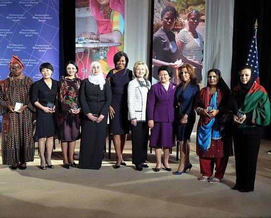Henriette Ekwe lauréate du Prix  du courage féminin du Secrétaire d’Etat américain Hillary Clinton
