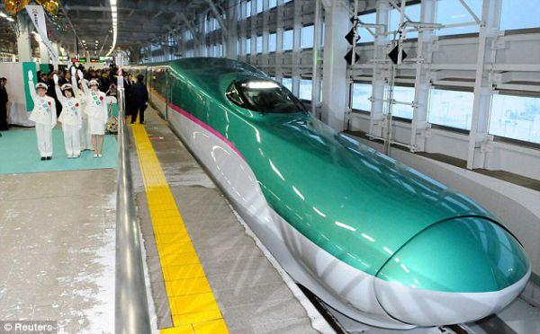 Hayabusa, le train nouvelle balle au Japon.