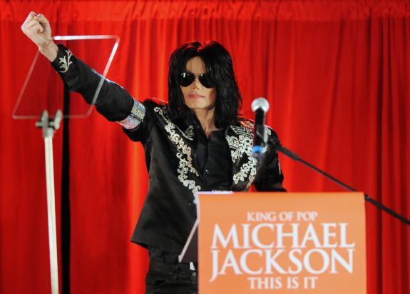 Voici le nouveau clip de Michael Jackson et sa chanson Hollywood Tonight!