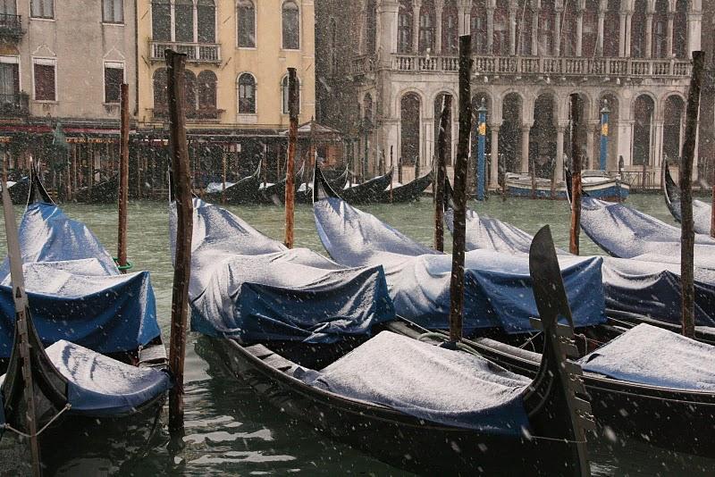 PAROLES, PAROLES, PAROLES...