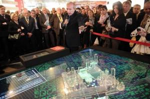 Le président du Grand Lyon, Gérard Collomb, a présenté le projet, hier, au Mipim à Cannes